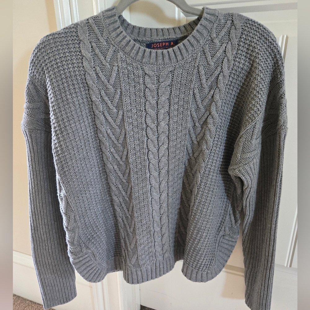 NWOT Joseph A Gray Cable Knit Sweater